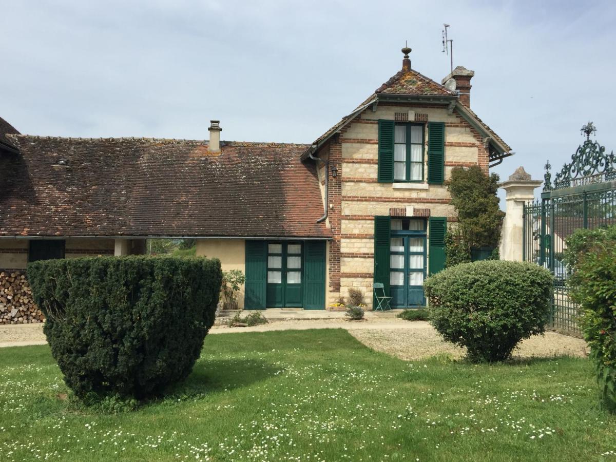 Chateau Le Barreau - Chambres D'Hotes Chemilly-sur-Yonne Phòng bức ảnh