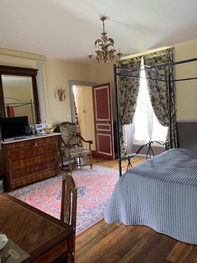 Chateau Le Barreau - Chambres D'Hotes Chemilly-sur-Yonne Phòng bức ảnh
